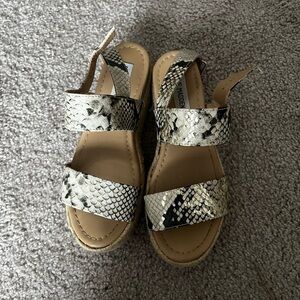 Steve Madden Black and Cream Snake Sandals